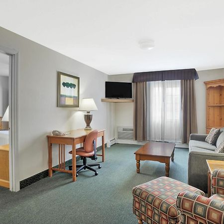 Baymont By Wyndham Essex Burlington Area酒店 外观 照片