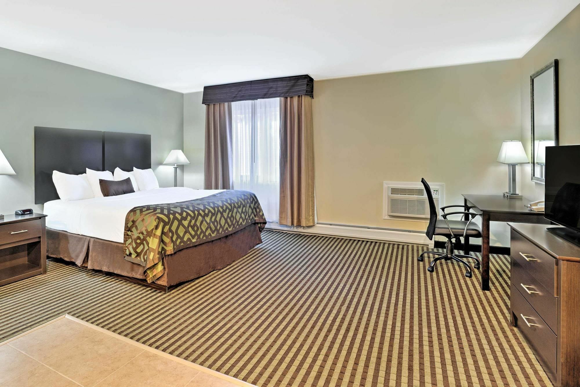 Baymont By Wyndham Essex Burlington Area酒店 外观 照片