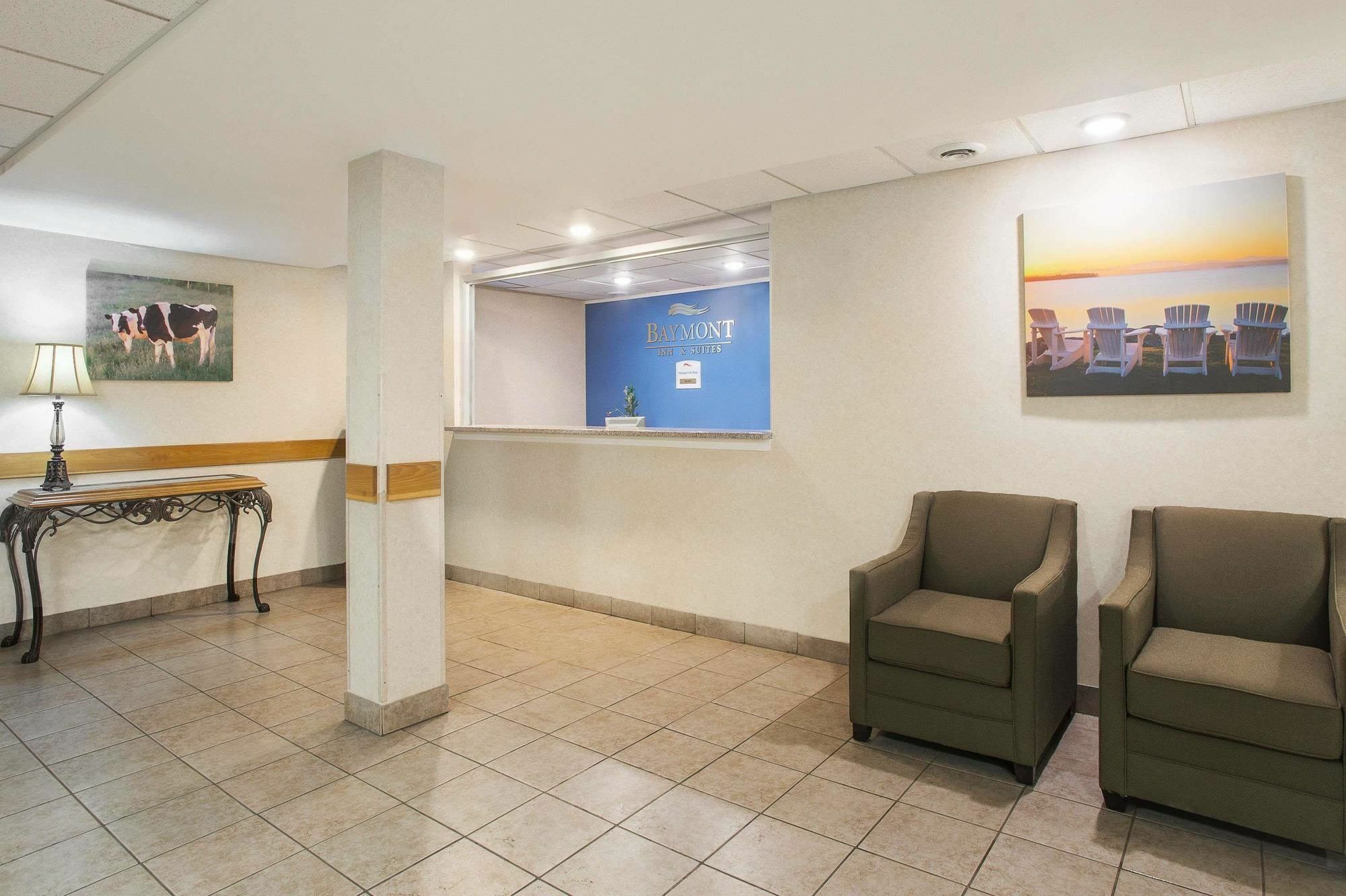 Baymont By Wyndham Essex Burlington Area酒店 外观 照片