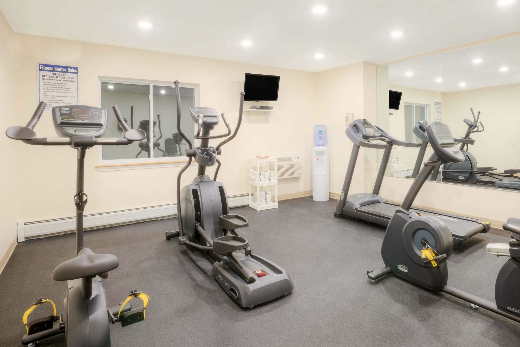 Baymont By Wyndham Essex Burlington Area酒店 外观 照片